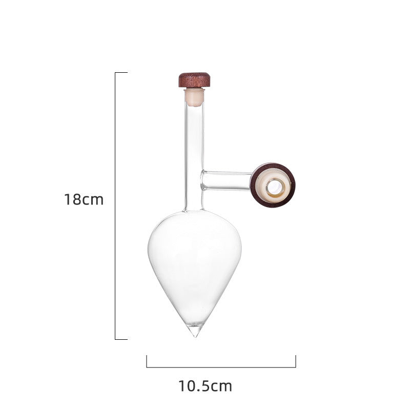 Portable spherical quantitative red wine decanter and air aerator, peach-shaped