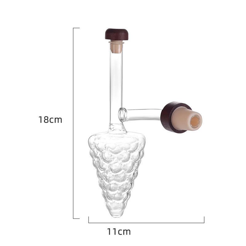 Portable spherical quantitative red wine decanter and air aerator, peach-shaped